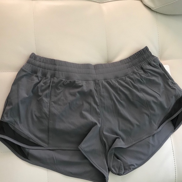 NWT SLATE LULULEMON HOTTY HOT SHORT II GREY - - 10 - Picture 3 of 6